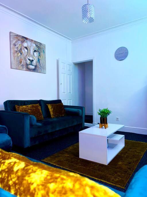 Home In Levenshulme, Manchester Dış mekan fotoğraf
